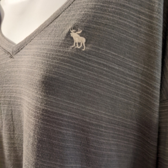 Abercrombie and Fitch Gray Long Sleeve Tee L - Picture 3 of 4